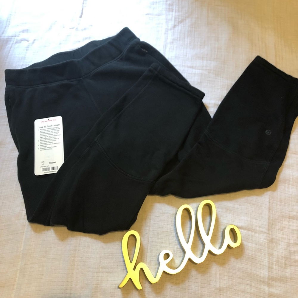 Lululemon Free to Roam Jogger, Black, Size 4
